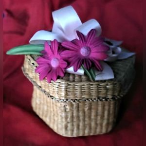 VTG Hexagon Sweetgrass Basket + Lid Gift Box